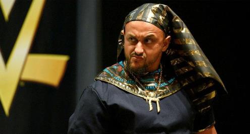 رسمياً.. مادا عبد الحميد أول مصري ينضم لمصارعة المحترفين